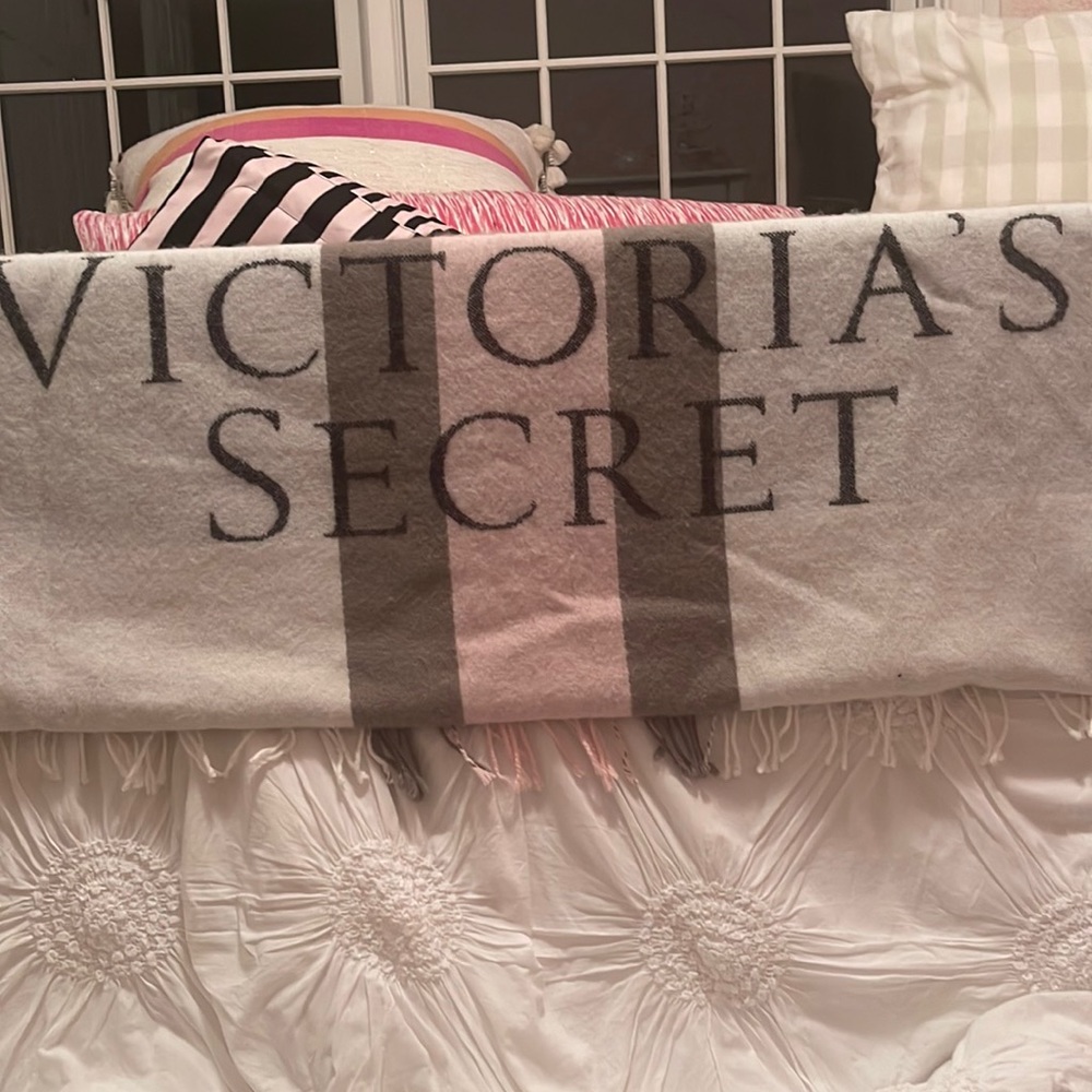 Victoria Secret Limited Edition blanket